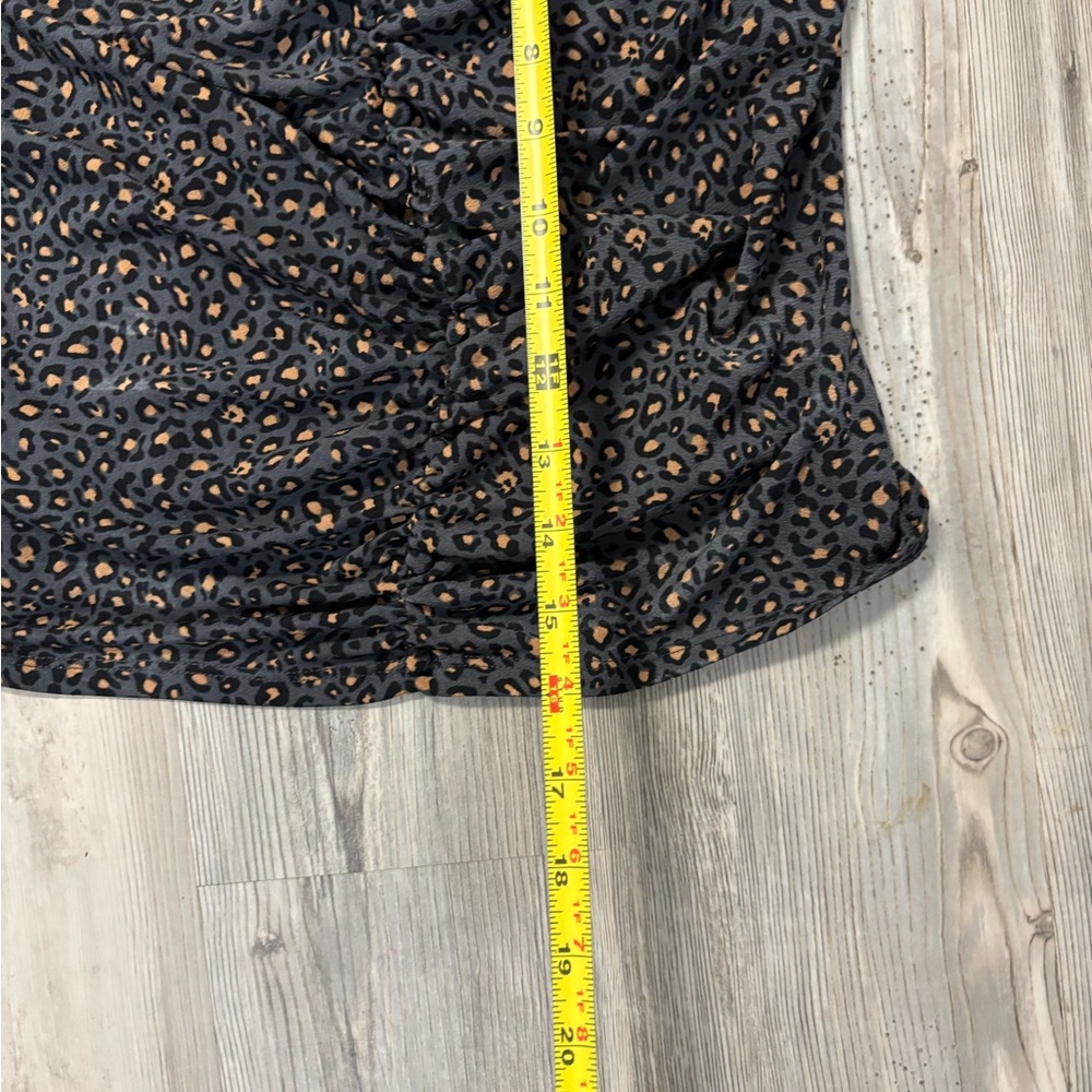 Express Gray Ruched Puffed Sleeve Blouse - Picture 3 of 7